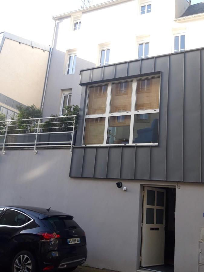 Agreables Chambres Independantes - Coutances Centre المظهر الخارجي الصورة